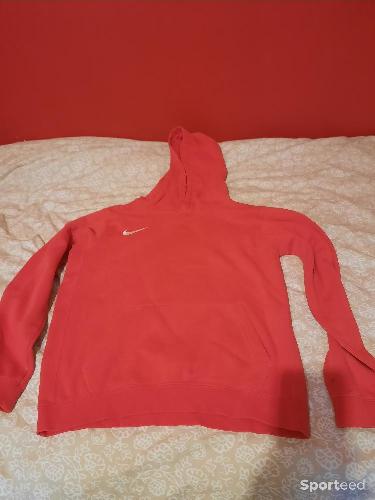 Sweat shirt à  capuche