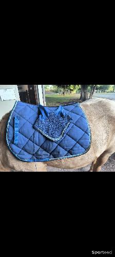 Tapis bleu électrique strass/bonnet