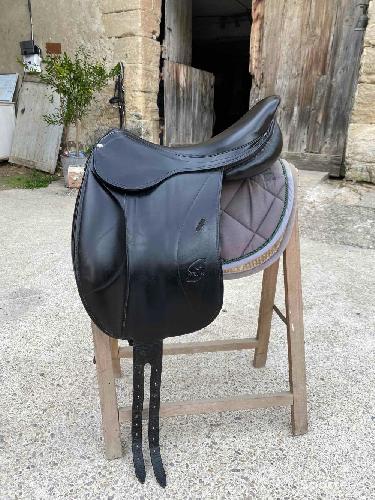 Equitation - Vends selle de dressage Forestier modèle Saumur taille 17,5 noire - photo 6