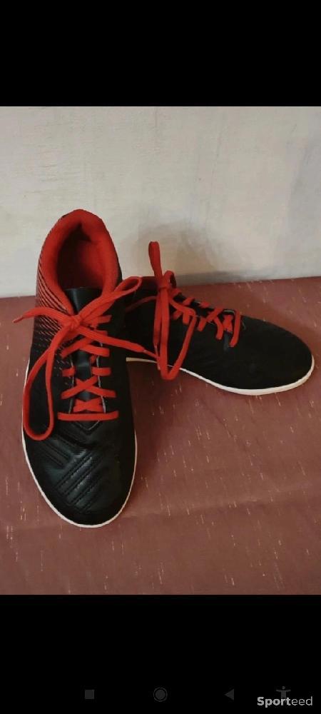 Football - Chaussure de football terrain sec kipsta agility 100 FG noir et rouge T.34 - photo 4