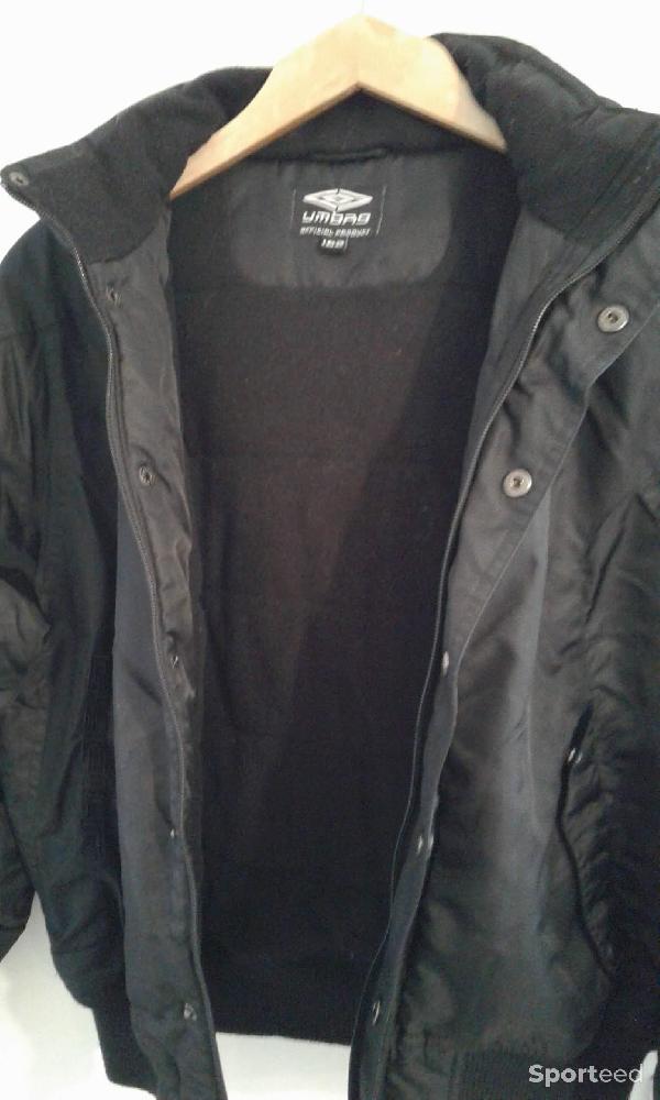 Sportswear - Blouson a capuche Umbro noir , taille 162, 14 ans ou 15 ans  - photo 4