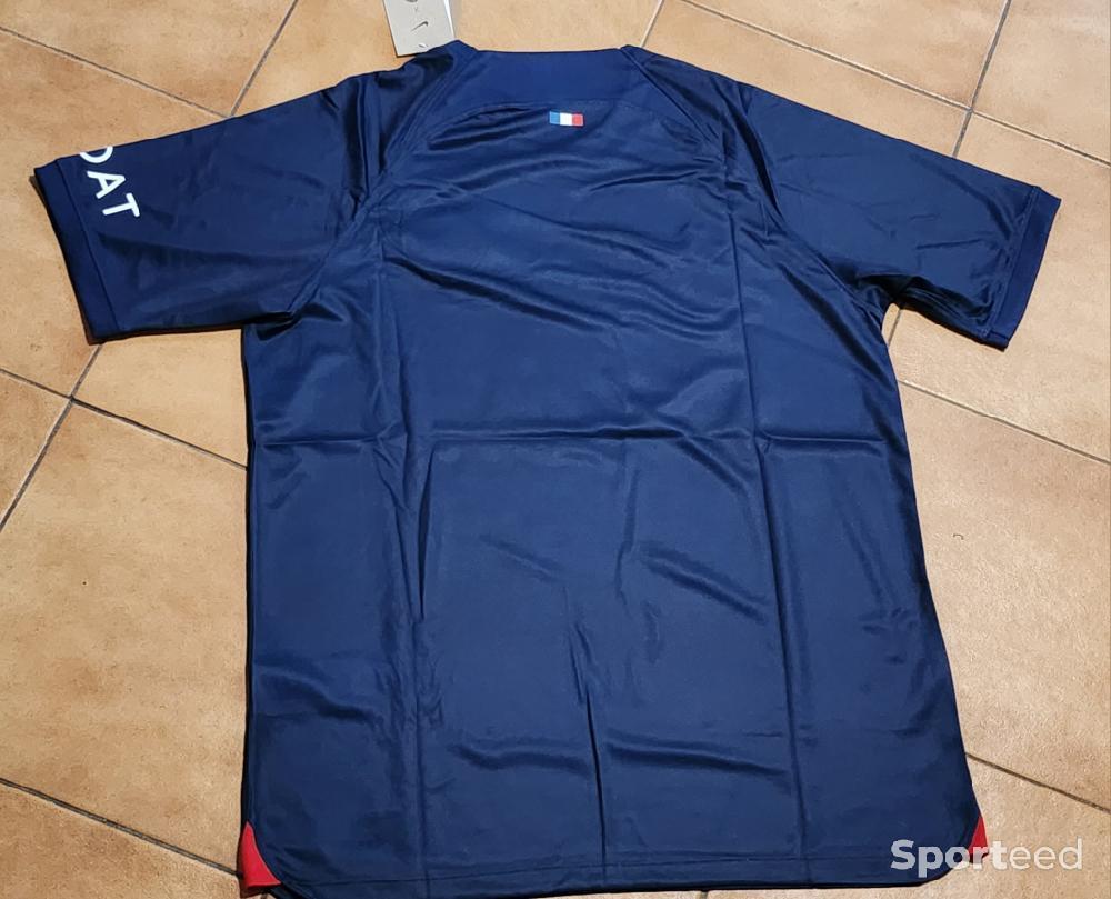 Football - Nouveau Maillot PSG domicile - photo 3