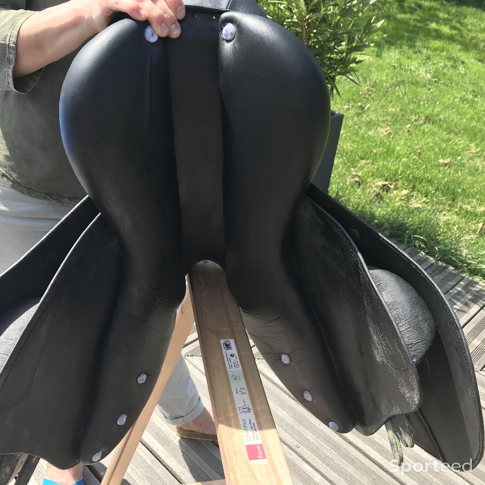 Equitation - Selle Sport Mondange 17,5 pouces NEUVE - photo 3