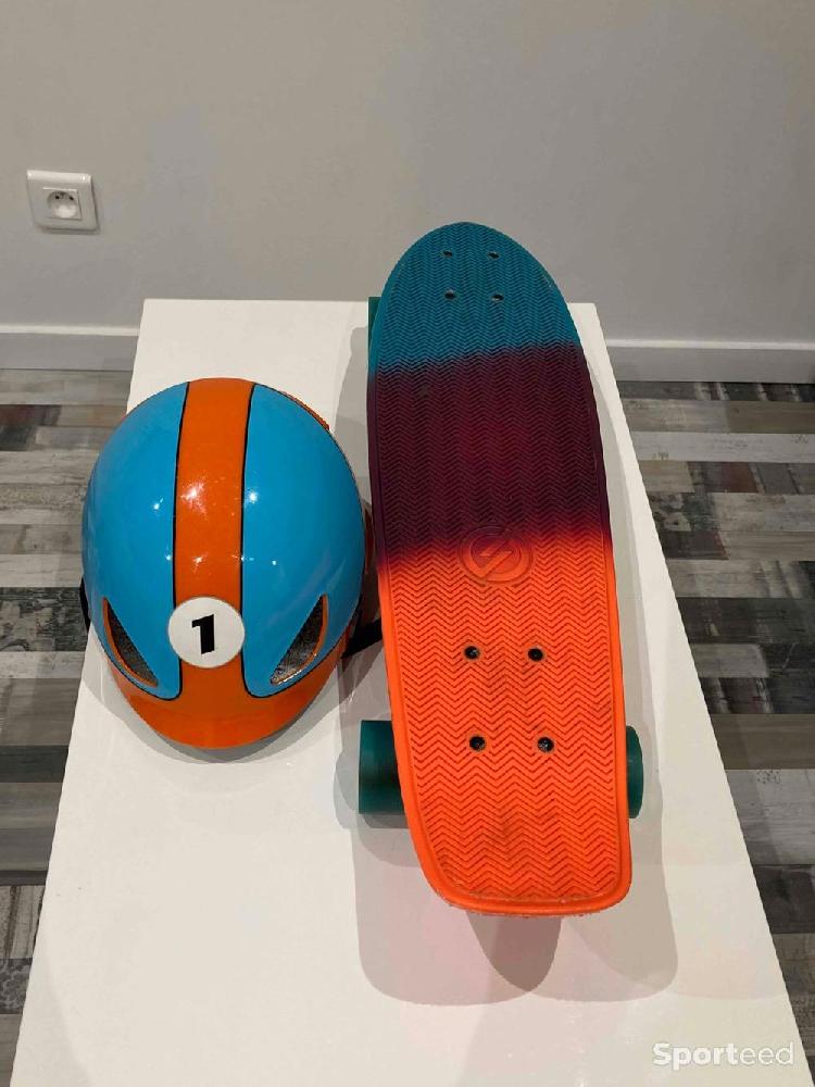 Skateboard / Longboard - Skateboard et casque  - photo 1