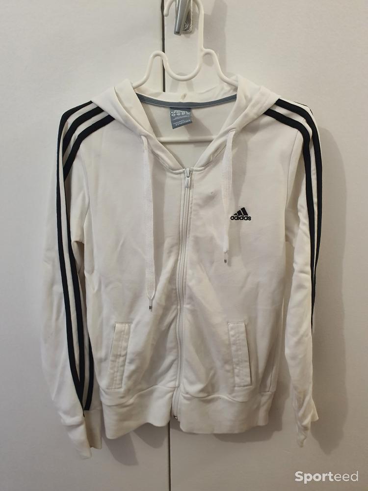 Sportswear - Veste sport à capuche Adidas blanc et noir taille 42 - photo 1