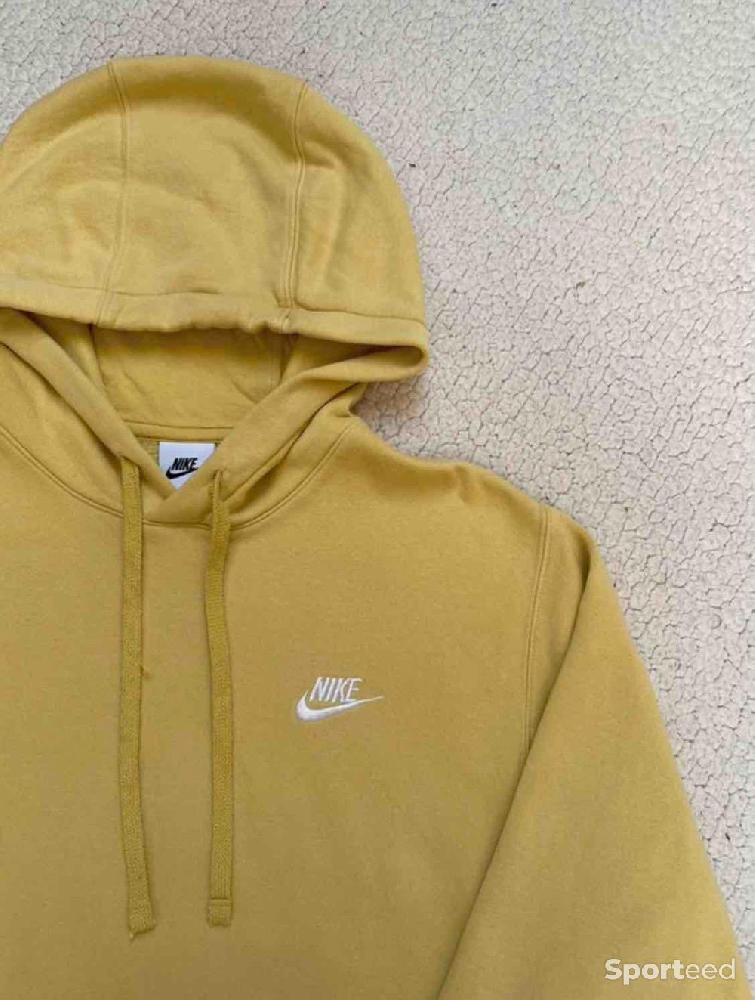 Sportswear - Pull/Hoodie/Sweat Nike Fleece Sportwear Club Jaune Moutarde - XS - photo 2