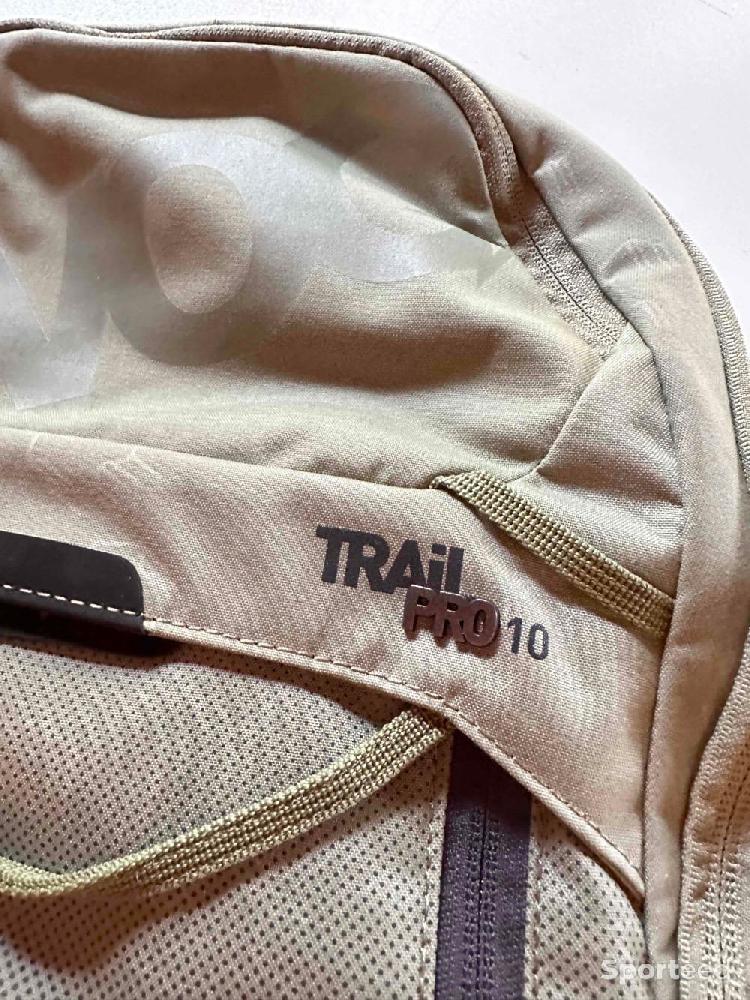 Vélo tout terrain - VTT - Sac à dos Evoc - Trail Pro 10 Litres taille S/M 900grammes  Neuf avec étiquette  - photo 2