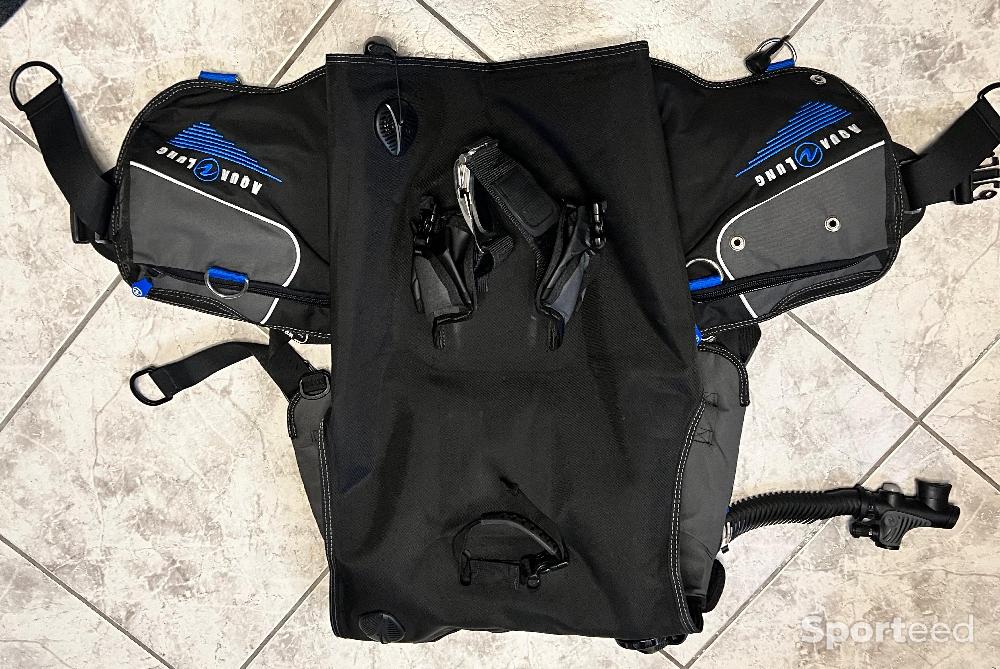 Plongée sous marine - AQUALUNG Axiom SureLock II BCD Black / Blue / Charcoal L - photo 2