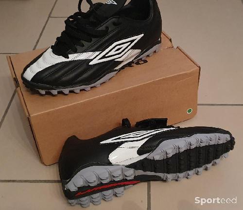 Football - Paire de chaussures foot salle UMBRO - photo 6