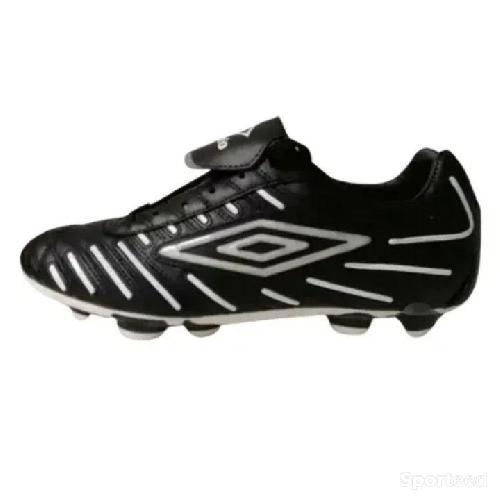Chaussures de foot Umbro Strike spin