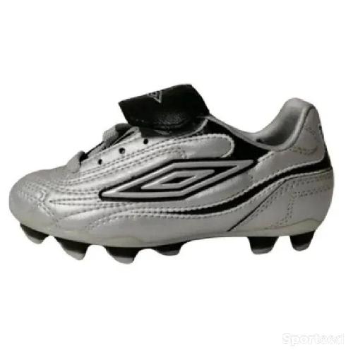 Chaussures de foot Umbro Dinamo grip