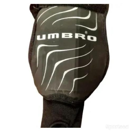 Protège-tibias Umbro Wave
