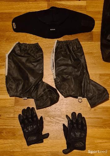 couvres bottes, cache nez, gants L