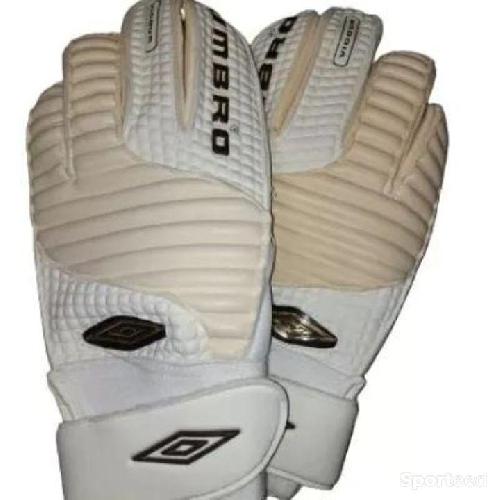 Gants de football Umbro Vigour AS BLC/OR