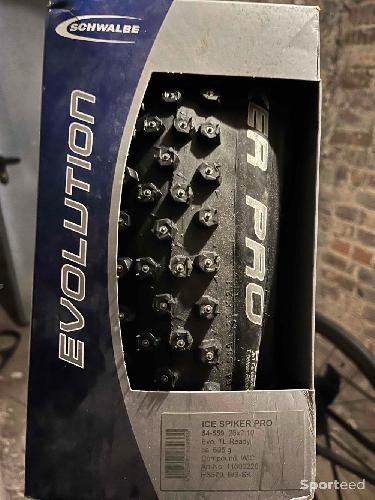 Pneu VTT Schwalbe clouté 26 X 2.1