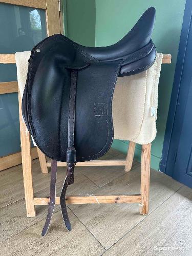 Equitation - Selle de dressage CHILDERIC DPL 17,5 brune 2022 - photo 6