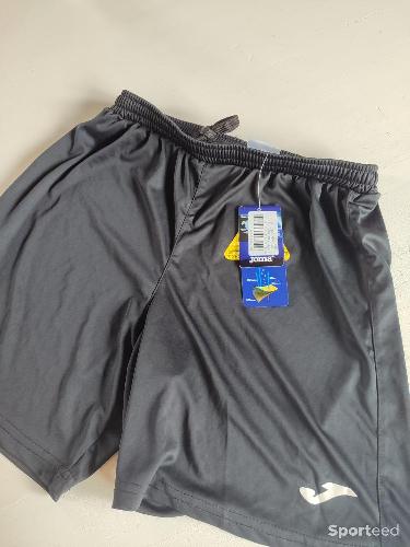Football - Short foot taille 12 ans neuf - photo 3