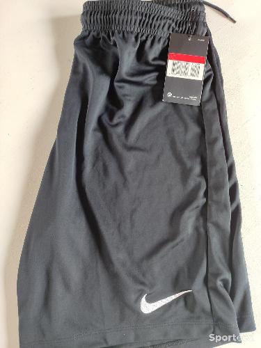 Football - Short foot Nike taille L neuf - photo 3