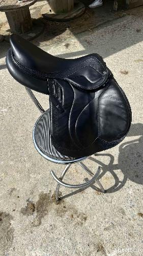 Equitation - Selle Devoucoux 18 pouces  - photo 6