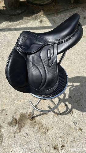 Equitation - Selle Devoucoux 18 pouces  - photo 6