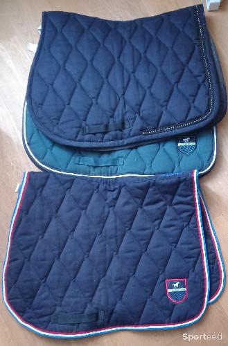 3 tapis de selle