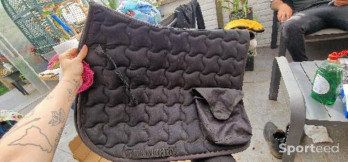 Tapis de selle avec rangement