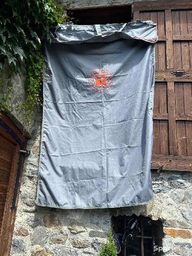 Tenture de box