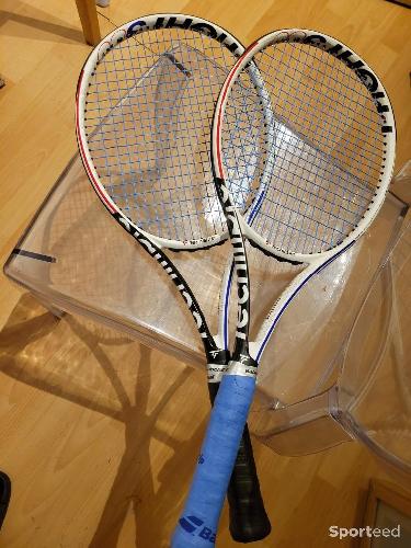 Deux raquettes de tennis . T-fight 305 RS T3