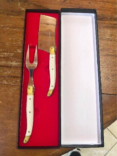 Hachoir et Fourchette à Fromage Laguiole en Bon État