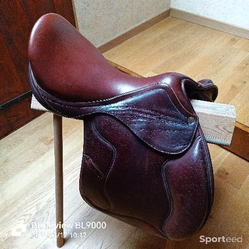 Equitation - Selle mixte cuir Fleur de Lys  - photo 5