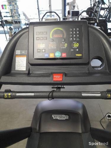 Fitness / Cardio training - TAPIS DE COURSE 1000 TECHNOGYM - photo 4