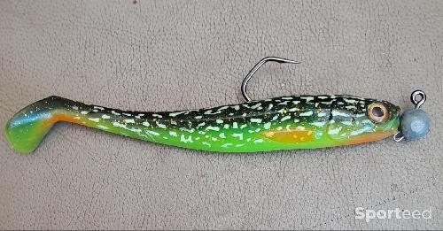 Leurre de pêche colorie brochet de 26 cm