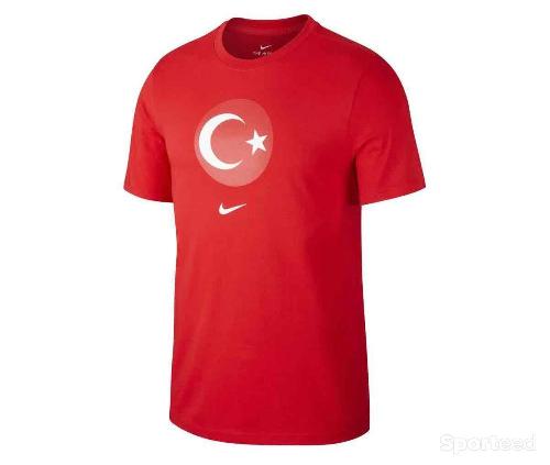 Football - T-shirt Nike Turquie Crest Rouge Homme - photo 3