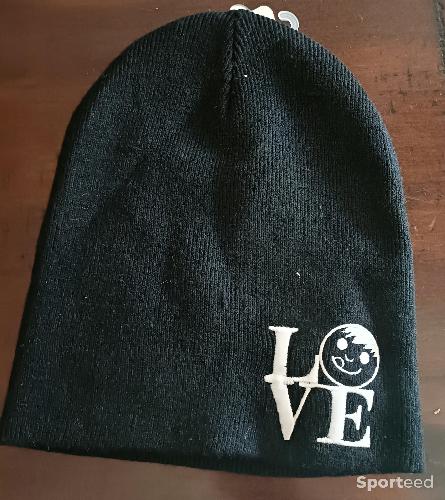 Neff Love Beanie, noir, neuf avec étiquette