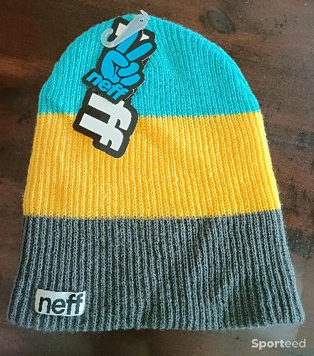 Neff Trio Beanie, couleur charcol yellow teal,