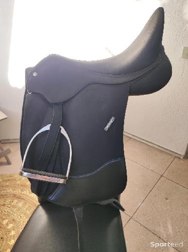 Equitation - Selle dressage synthétique Wintec Pro 17,5 et accessoires  - photo 6