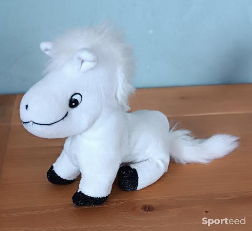 Equitation - Lot de 6 petites peluches, dont 5 chevaux - photo 6