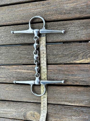 Mors à boules et à aiguilles