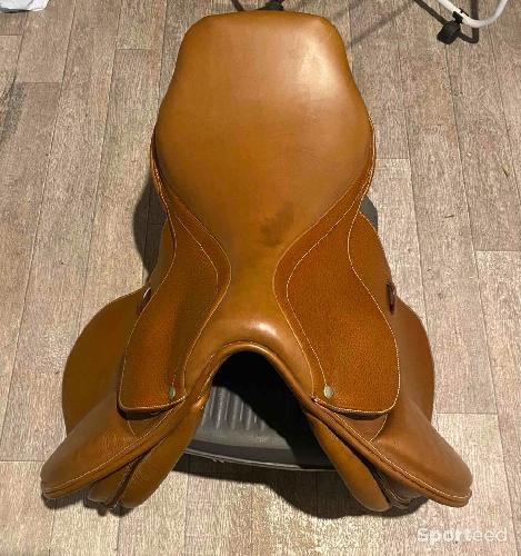 Equitation - Selle mixte en cuir marron Fouganza 17,5 pouces  - photo 6