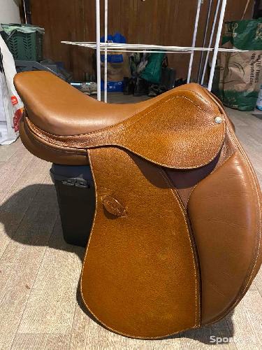 Equitation - Selle mixte en cuir marron Fouganza 17,5 pouces  - photo 6