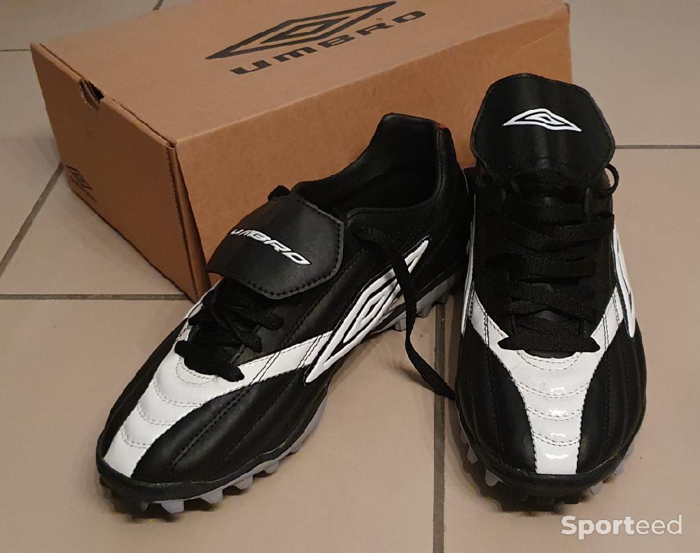 Football - Paire de chaussures foot salle UMBRO - photo 4