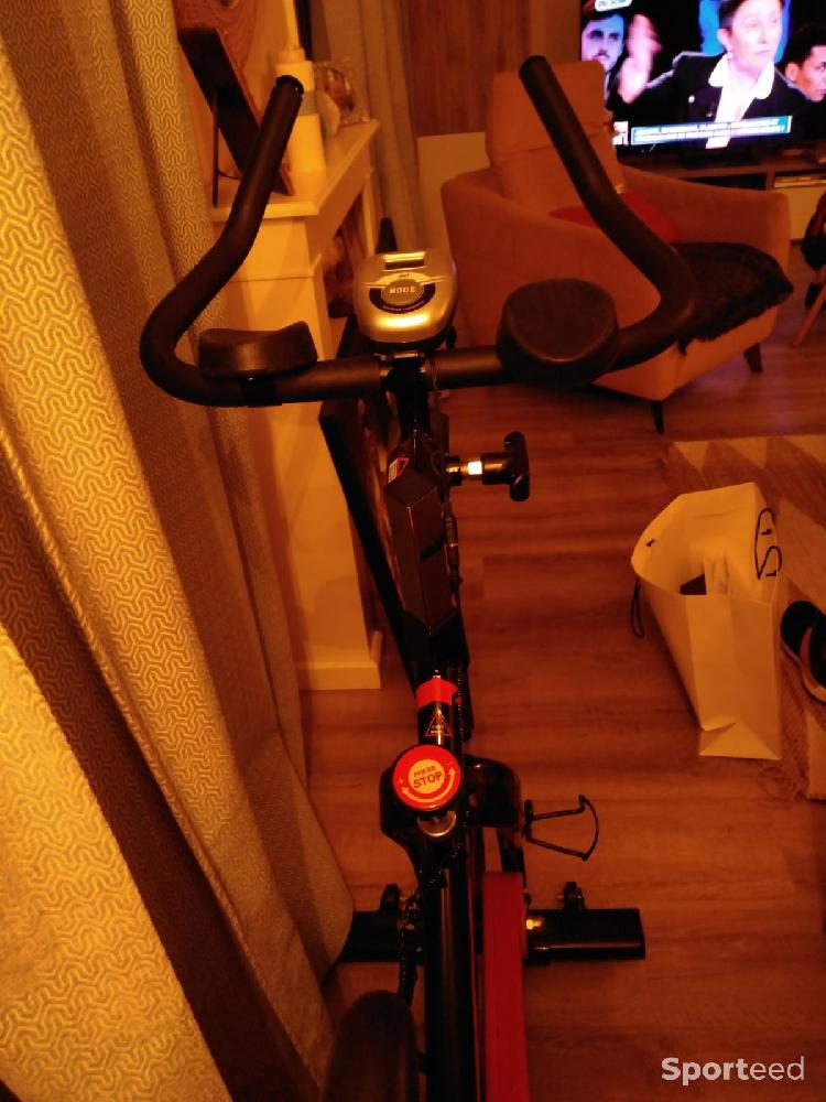 Fitness / Cardio training - Vélo d'appartement  - photo 3