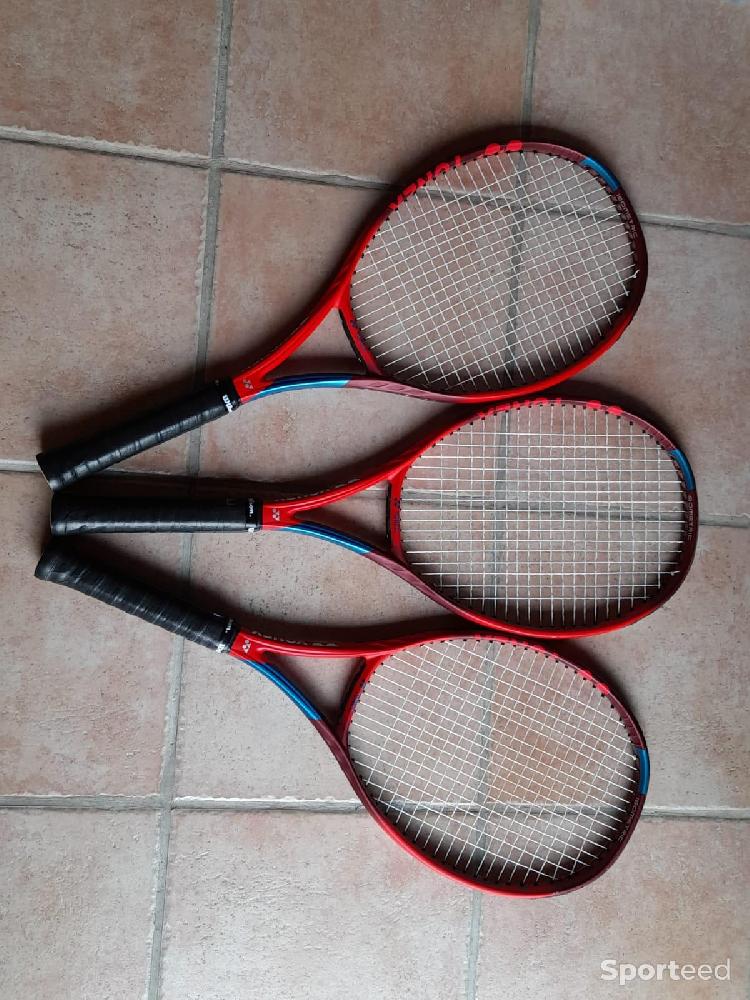 Tennis - 3 Raquettes tennis yonex vcore 100l (280 gr) Manche 2 - photo 1