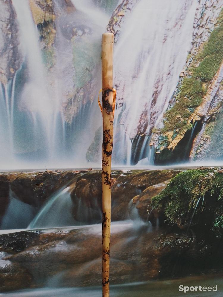 Randonnée / Trek - Bâton de marche en bois artisanal  - photo 1