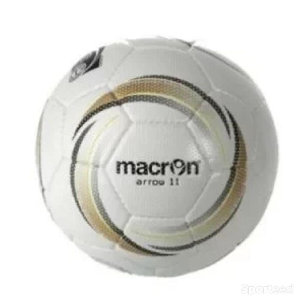 Football - Ballon de football Macron Arrow 11 - photo 1