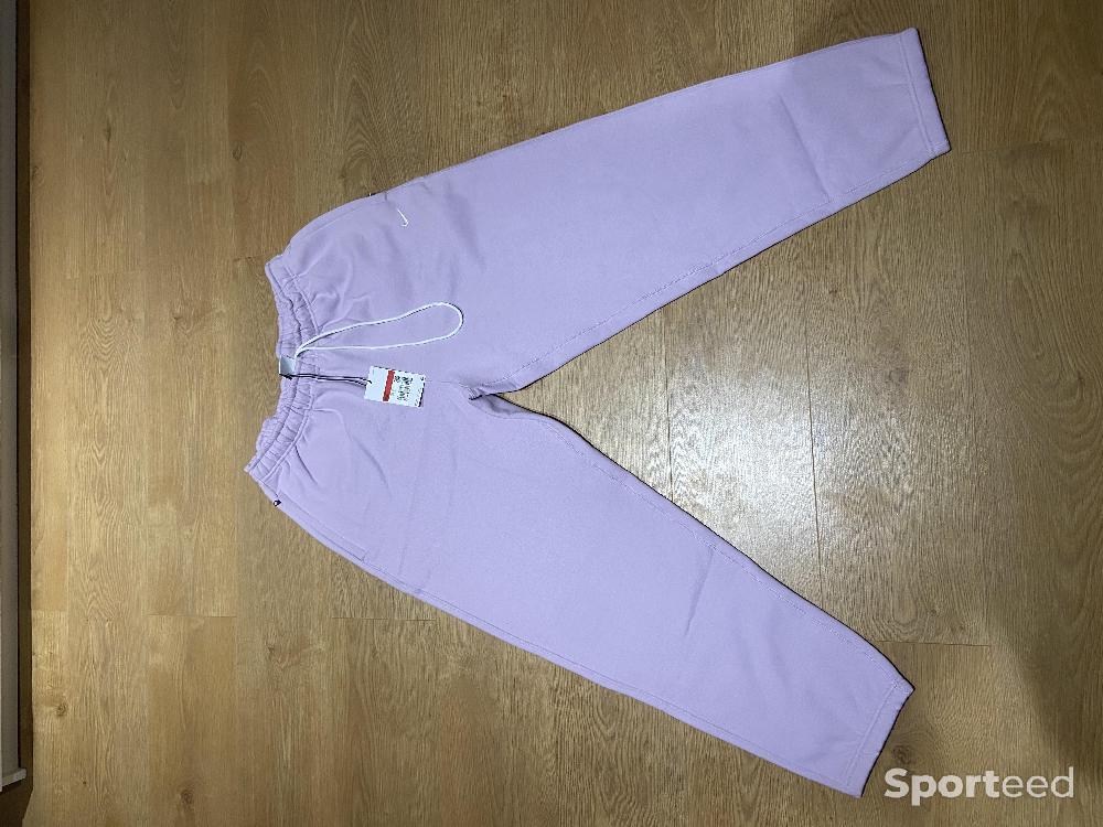 Sportswear - Jogging Nike Fleece Solo Swoosh mauve taille L - photo 3