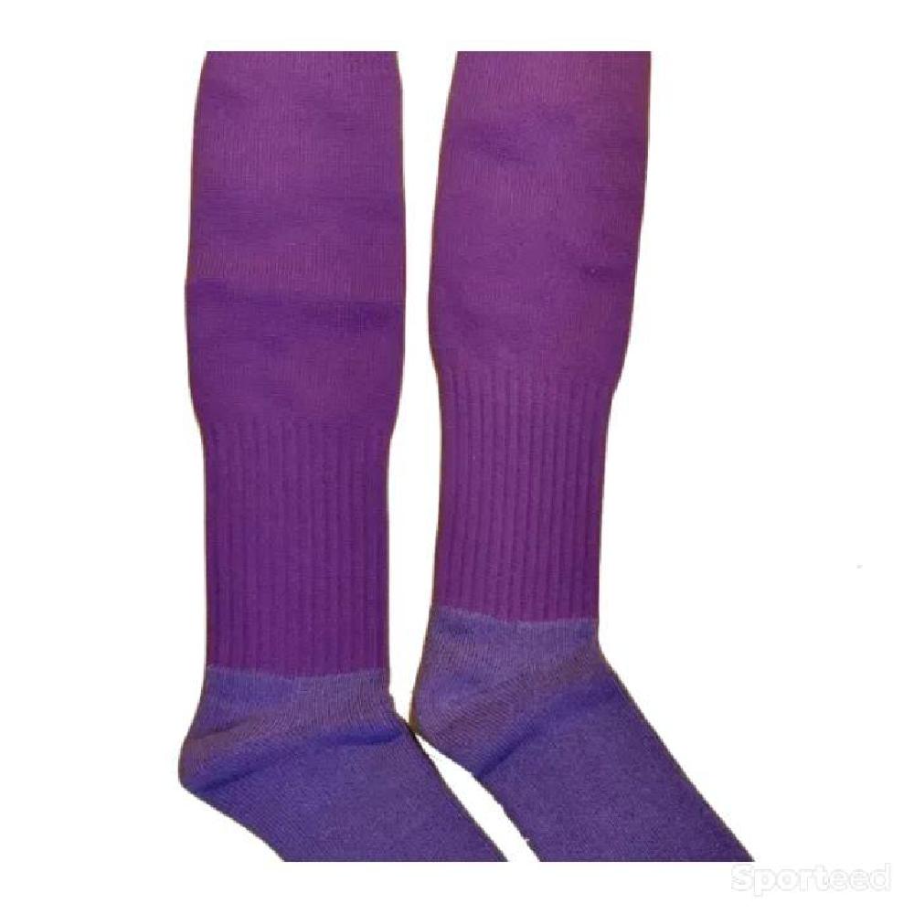 Football - Lot de 20 paires de chaussettes de foot ou rugby coloris violet - photo 1