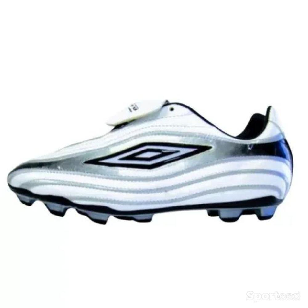 Football - Chaussures de foot Umbro Defoe grip Blanc - photo 1