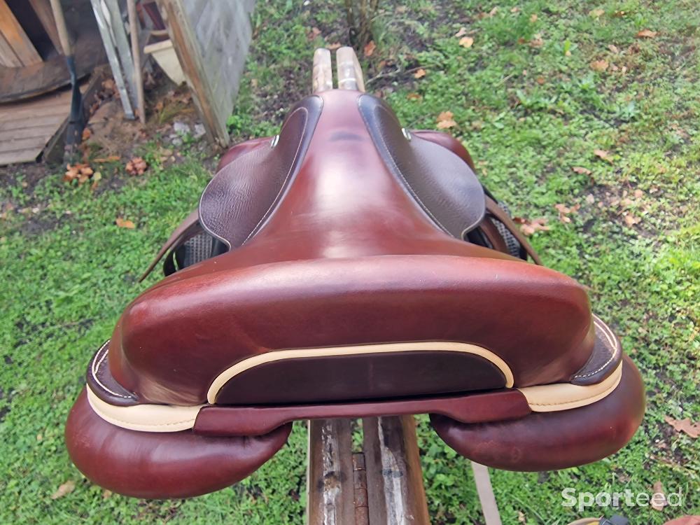 Equitation - Selle 18 pouces marron liserés blancs  CWD SE02 - photo 5