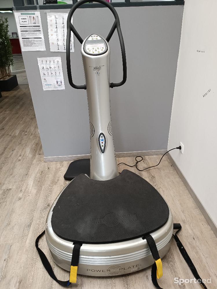 Fitness / Cardio training - plateforme vibrante PowerPlate - photo 2